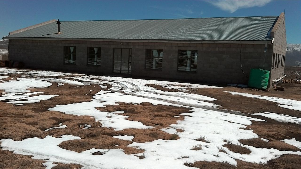 Sani Stone Lodge Mokhotlong Exterior photo