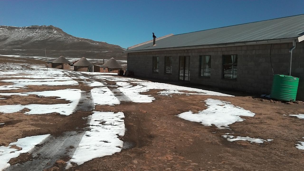 Sani Stone Lodge Mokhotlong Exterior photo